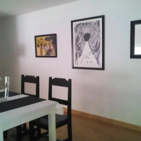 2 Bedrooms With Furnished Terrace And Wifi At 아파트 Onís